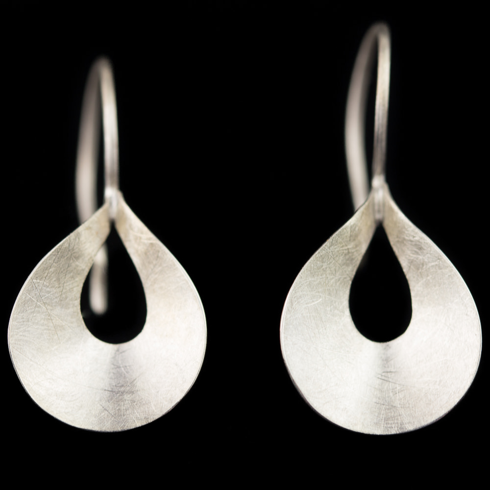 Silver short dependent and matte earrings