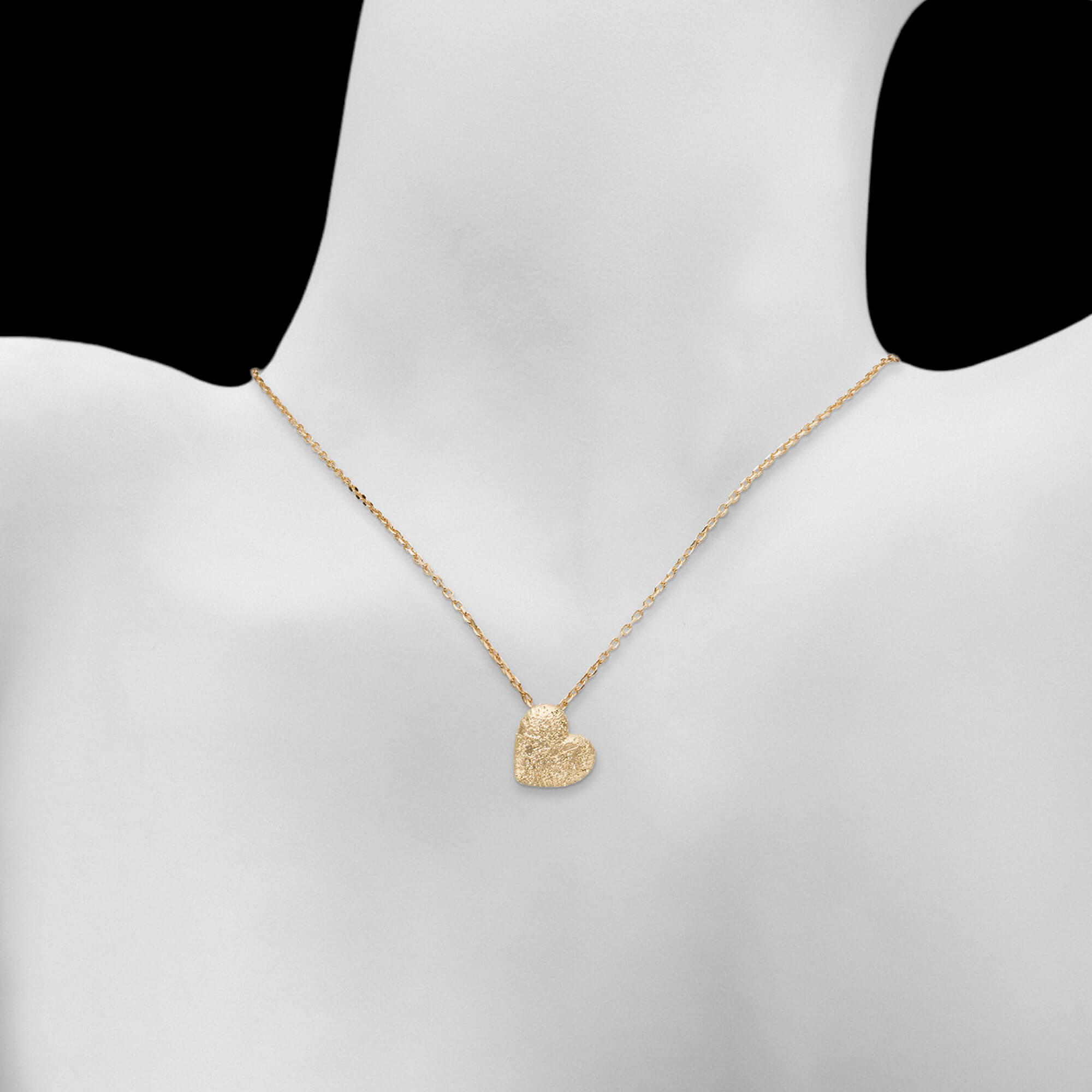 Gold plated heart pendant with chain