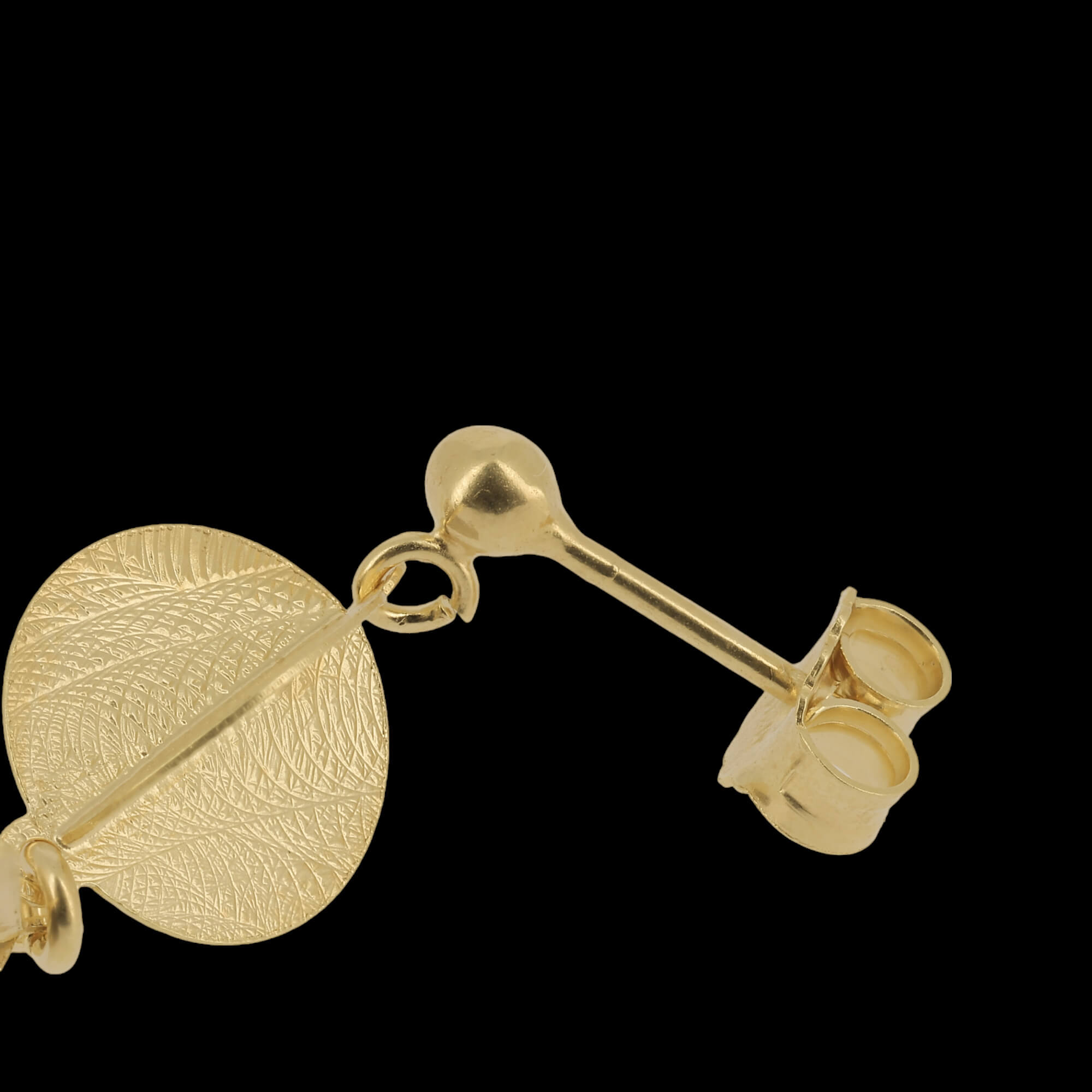 Gold-shaped short earrings