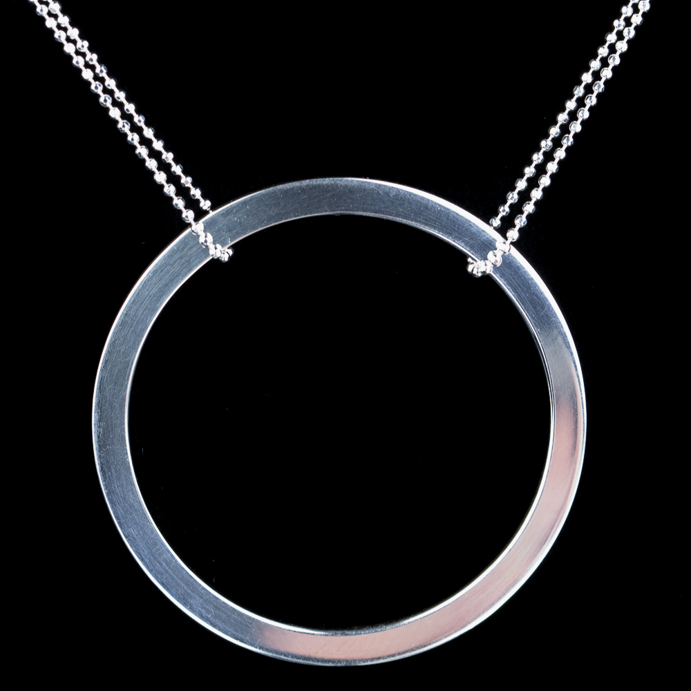 Silver chain with square pendant