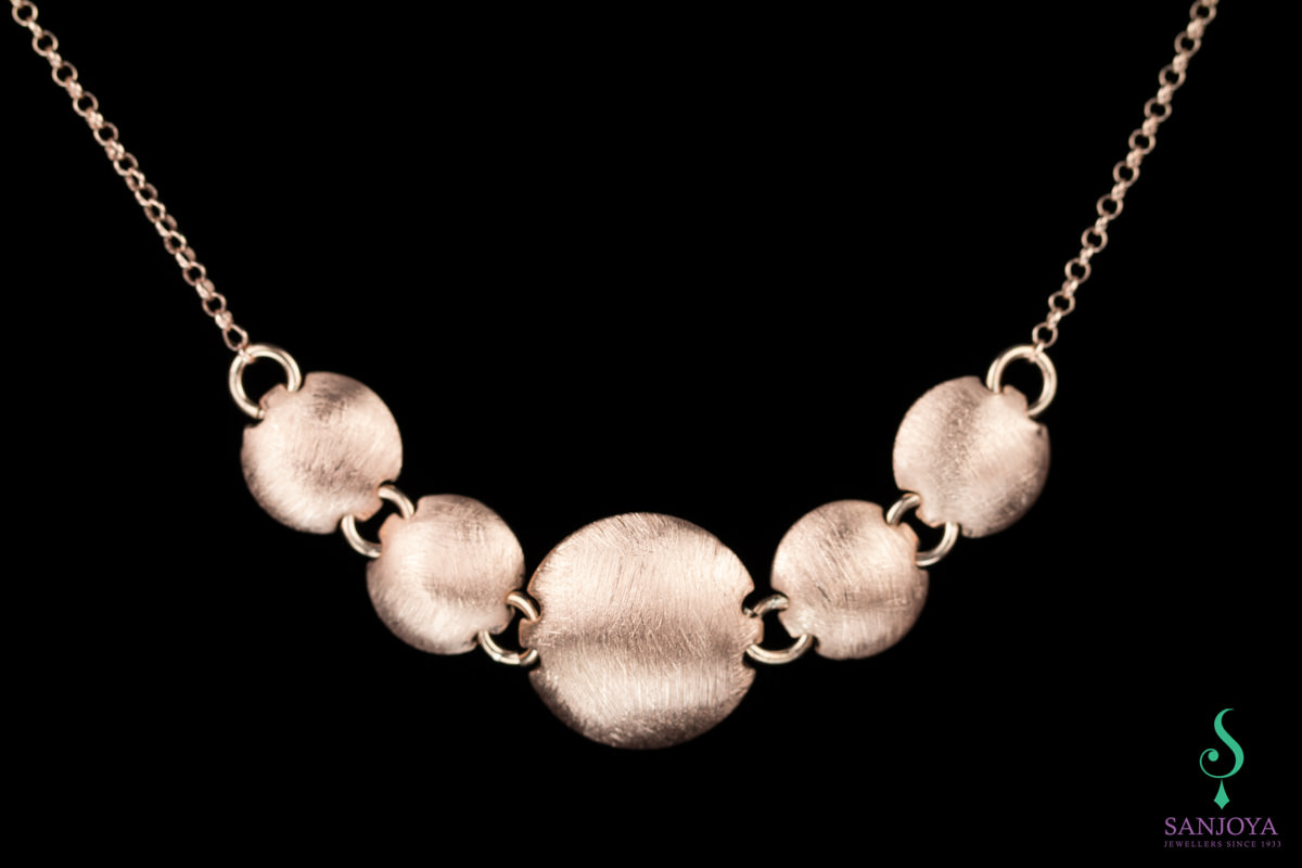 Rosé necklace from silver and balls