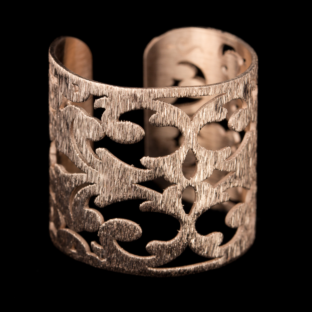 ES0614007 - Brede bewerkte rosé ring