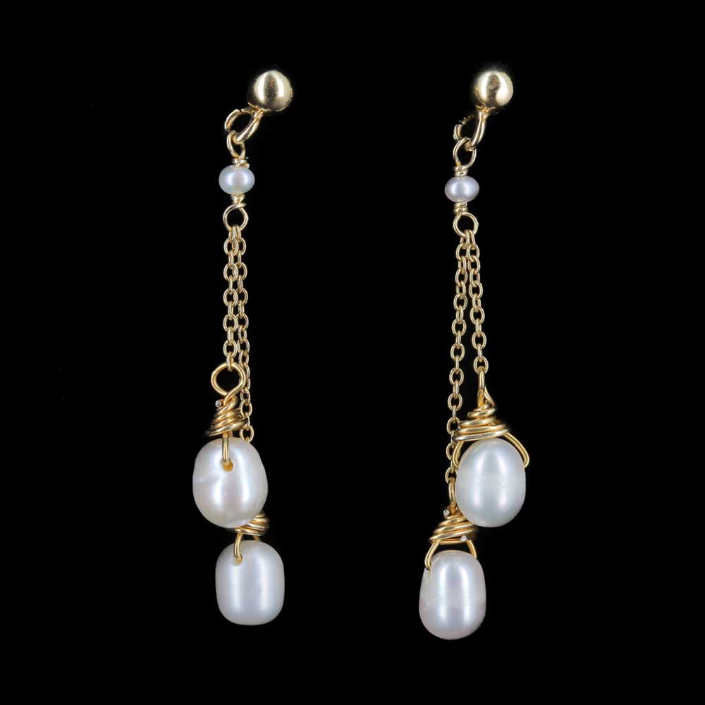 Long gold earrings with pearls, 18kt