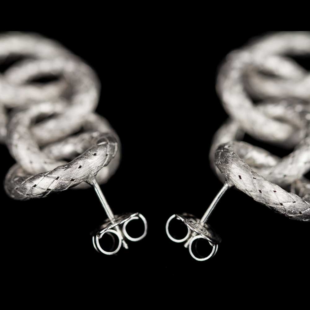 ART0216013 - Zilveren oorbellen van open en ronde schakels