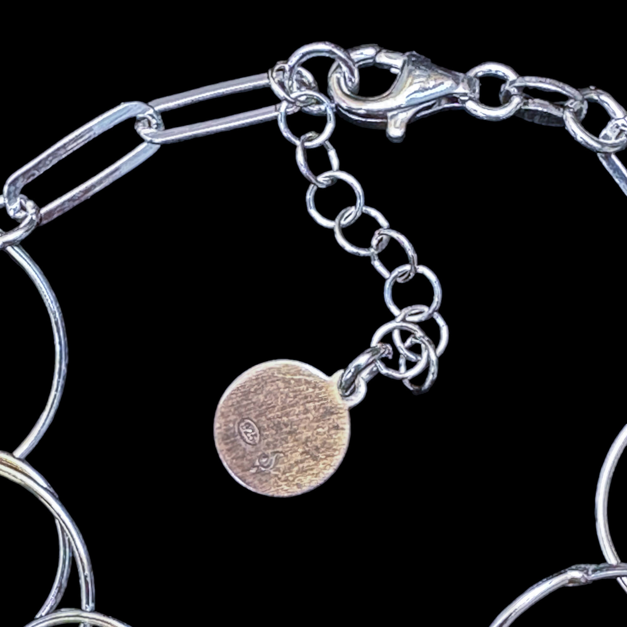 Bracelet maillons ronds en argent ouvert et fermé