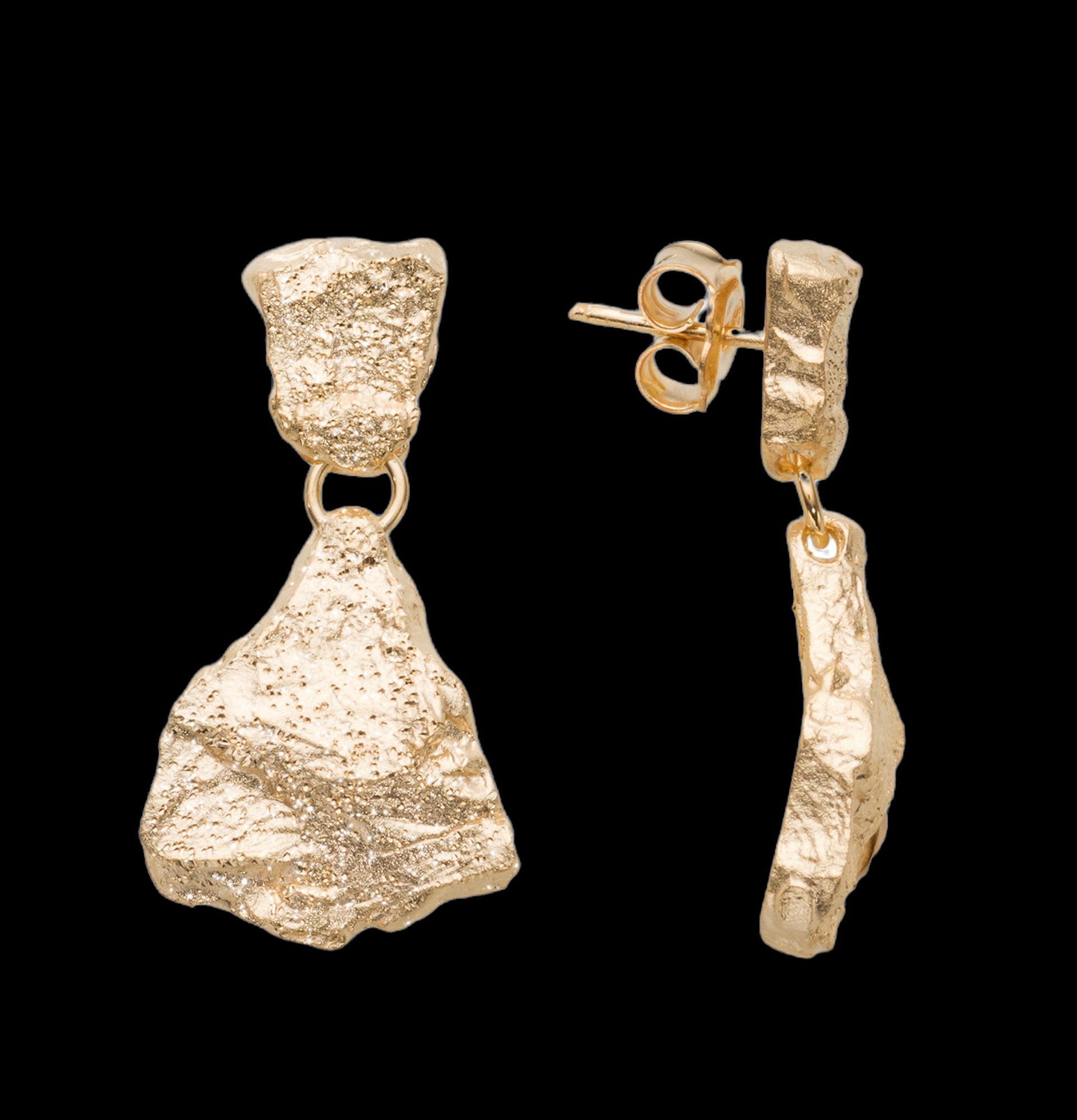 Gold -shaped hanging earrings