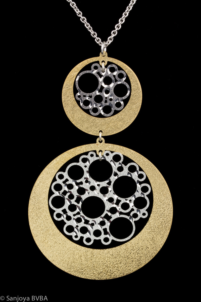 Chain necklace with bi-colour pendants
