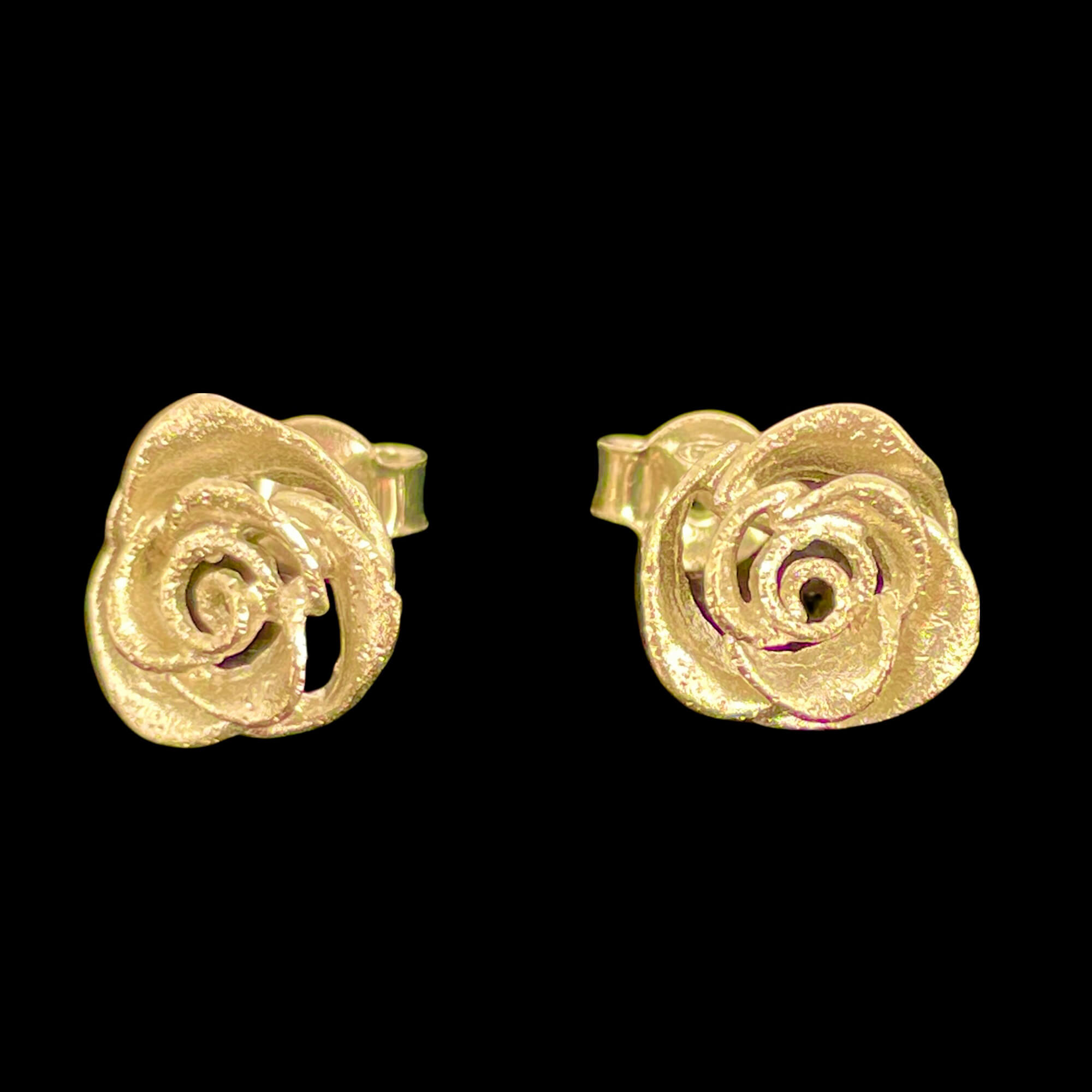 Mini beautiful gold flower earrings of 18kt