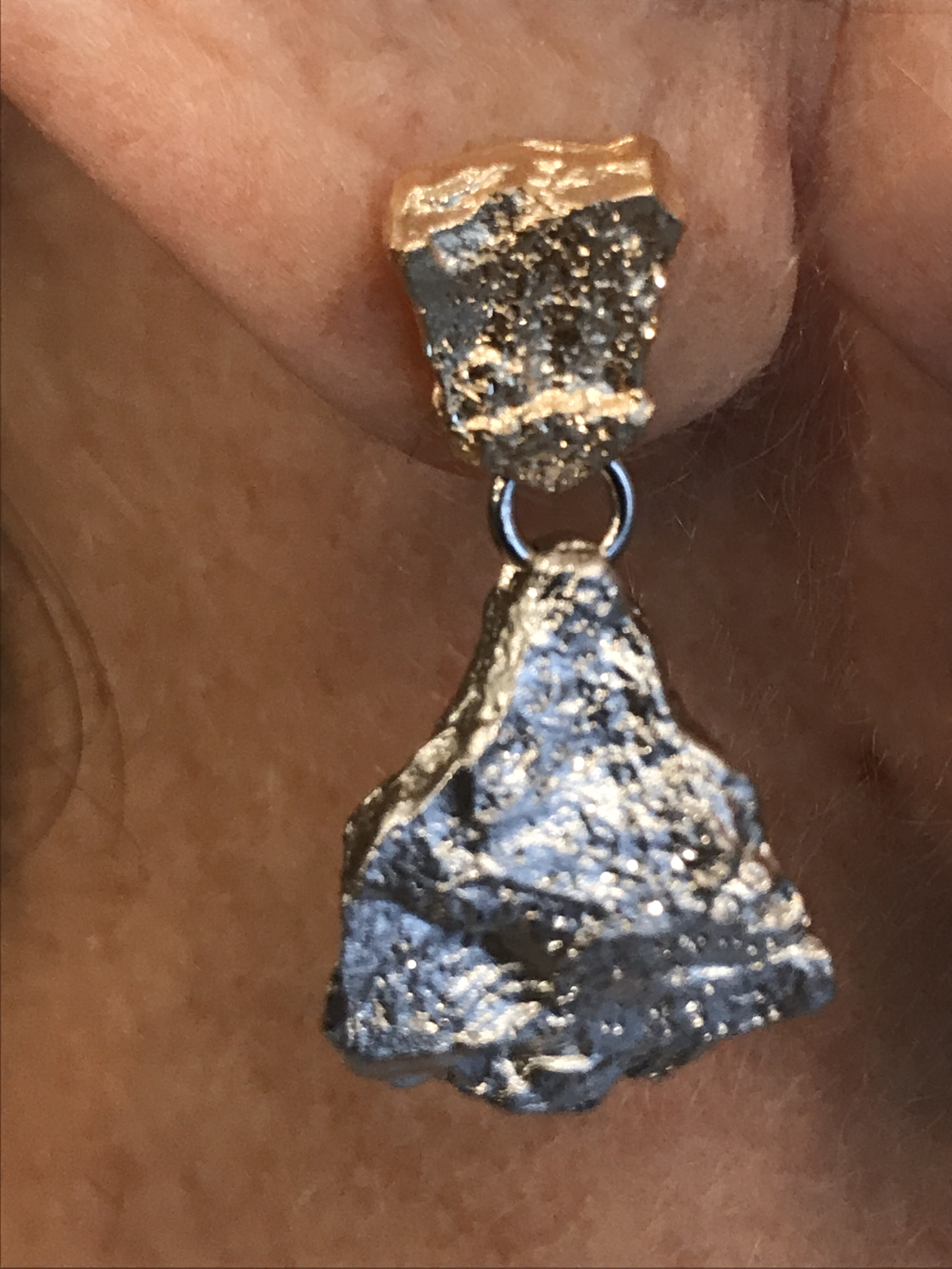 PRE0619008 - Zilver vergulde tweekleurige steenvormige oorbellen