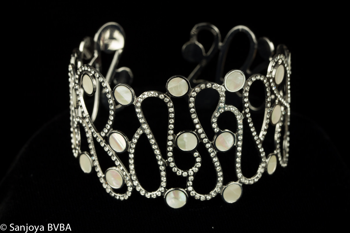 Zirconia and mother-of-pearl silver cuff bracelet