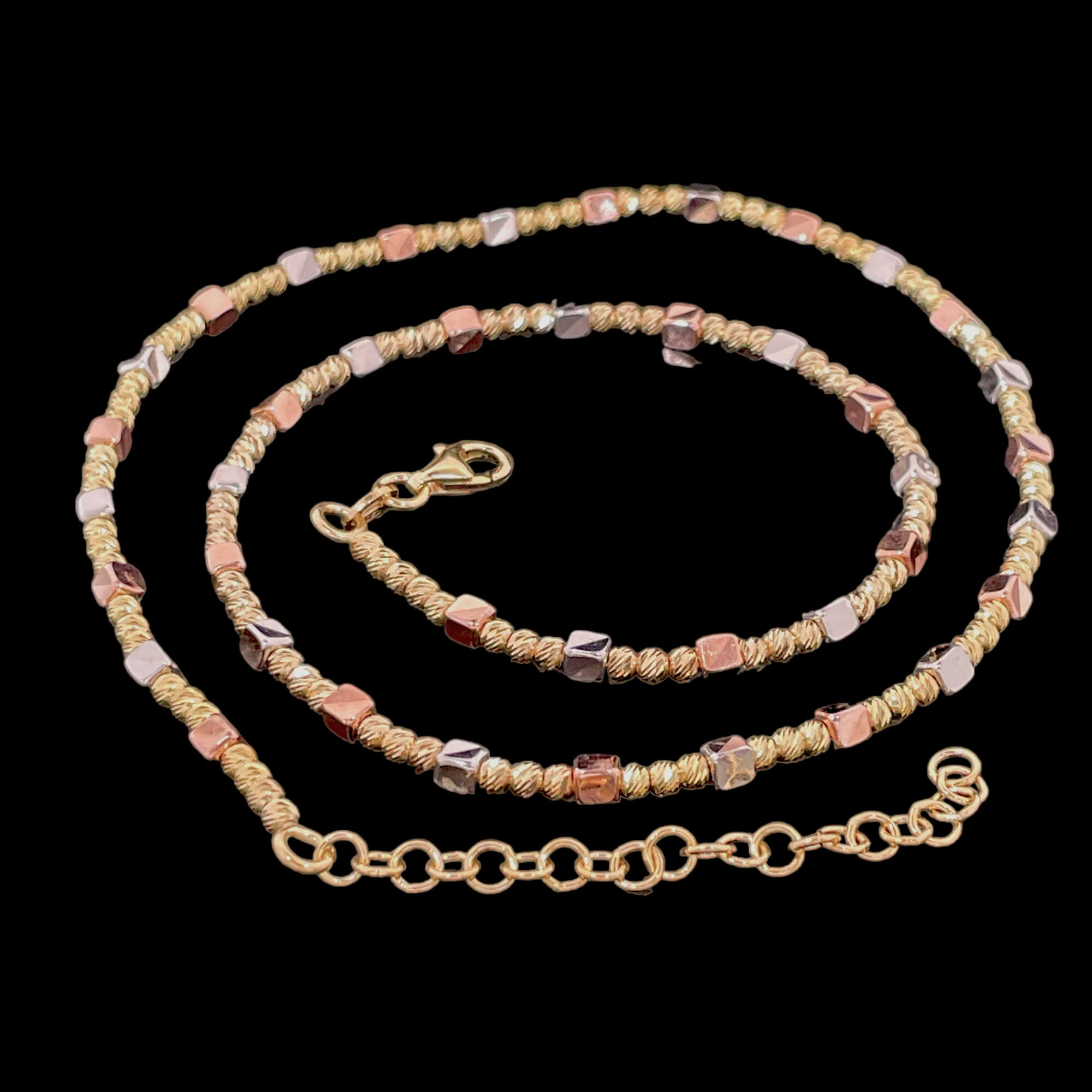 Three-colored chain, 3mm beads with processing