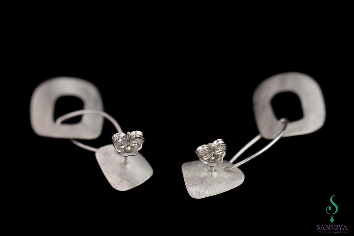 Silver frosted open chain earrings