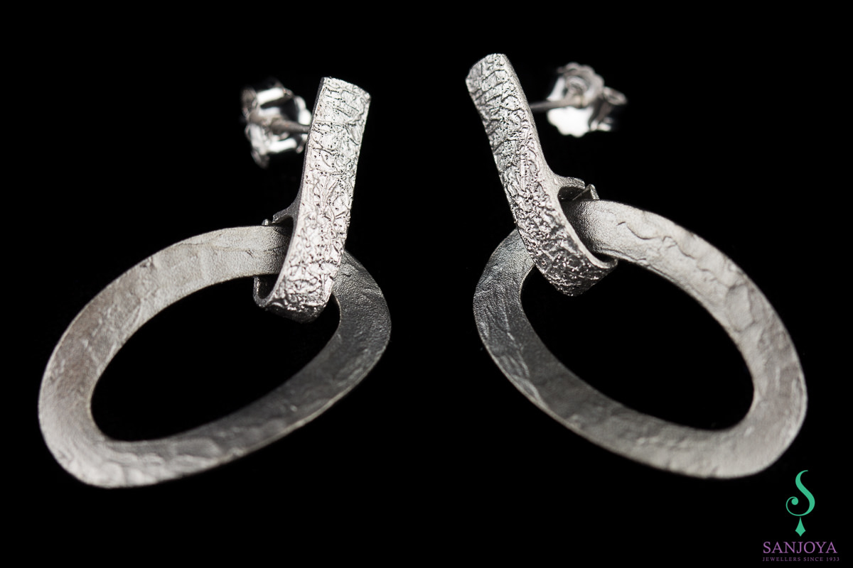 PRE0217015 - Schakeloorbellen van mat grijs en zilver gediamanteerd