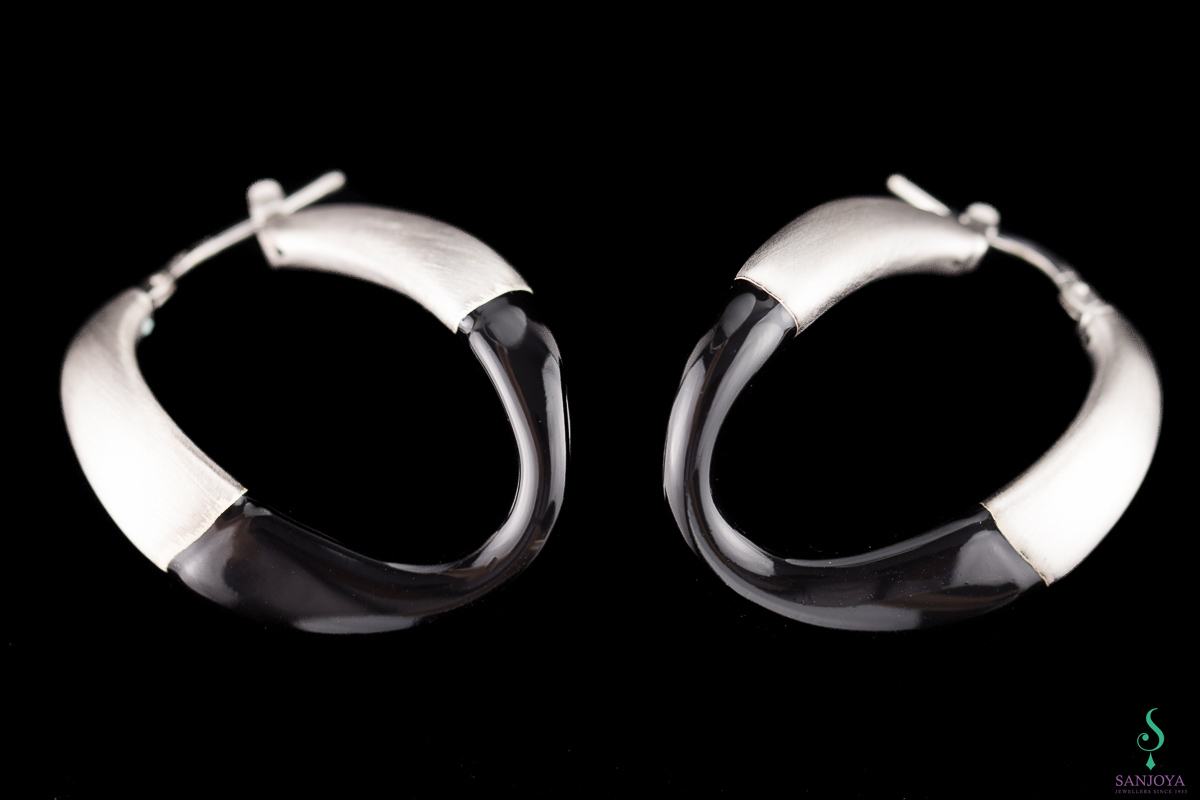 Matt silver earrings with black enamel