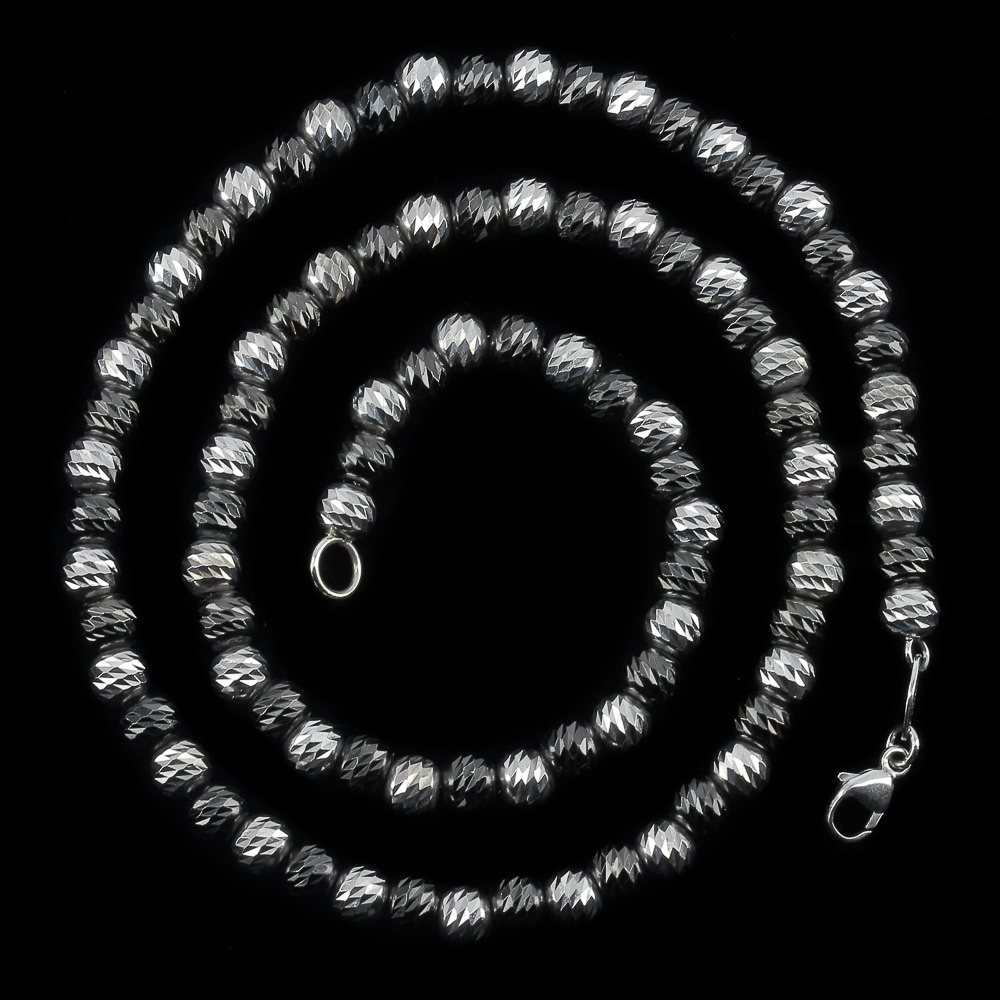 Necklace of silver and silvergrey beads