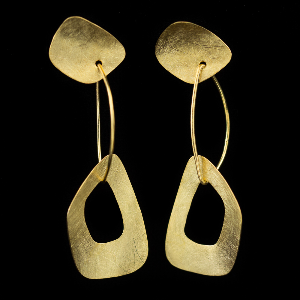 Gold plated and frosted open chain earrings