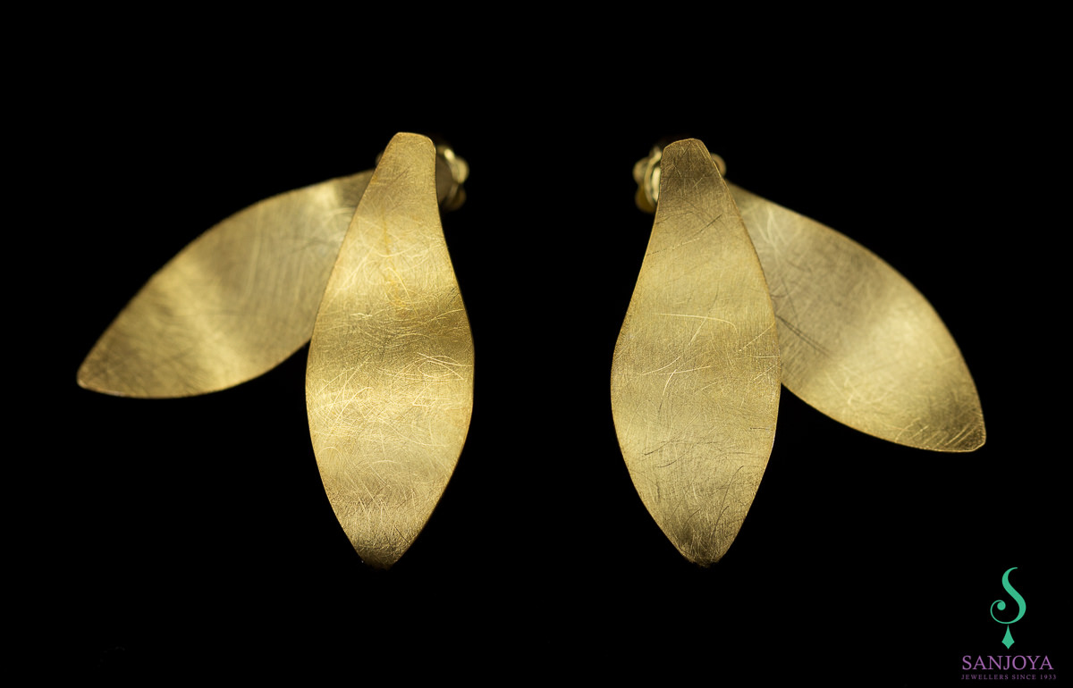 Gold plated and matt leaf earrings
