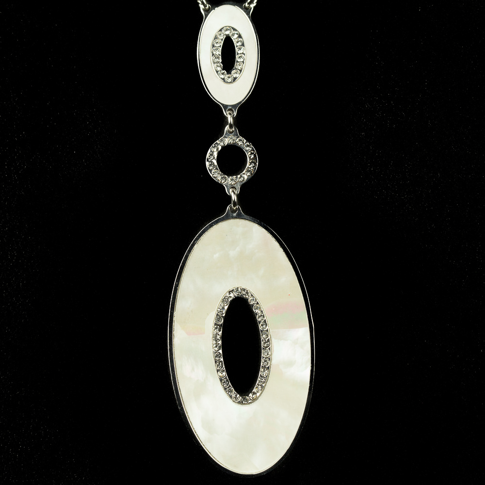 Silver necklace necklace with pendant of two ovals