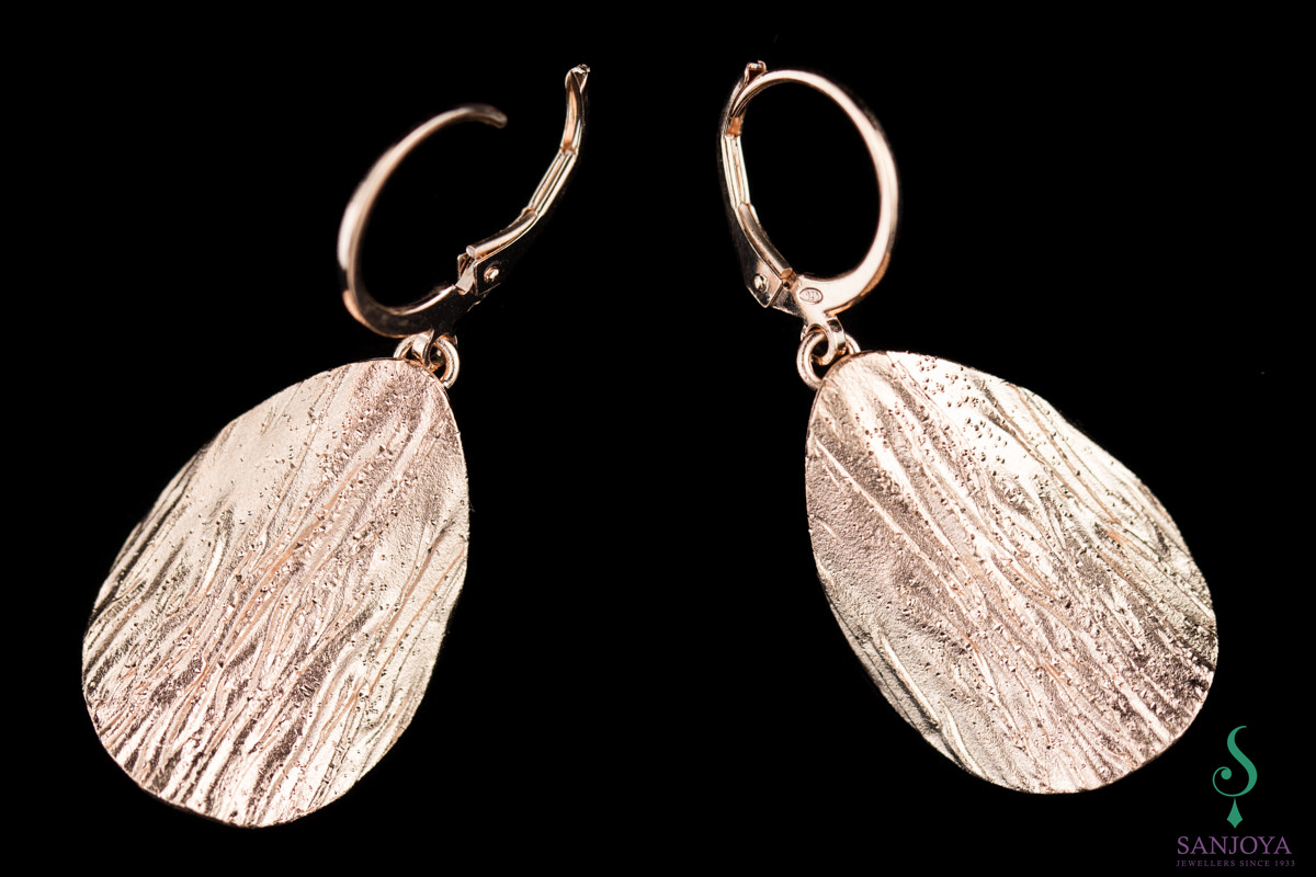Rosé dependent oval diamond earrings