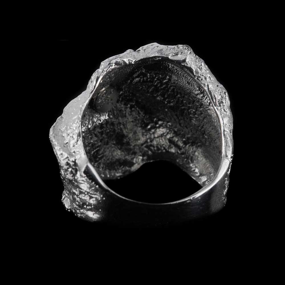 Brilliant stone shaped silver ring