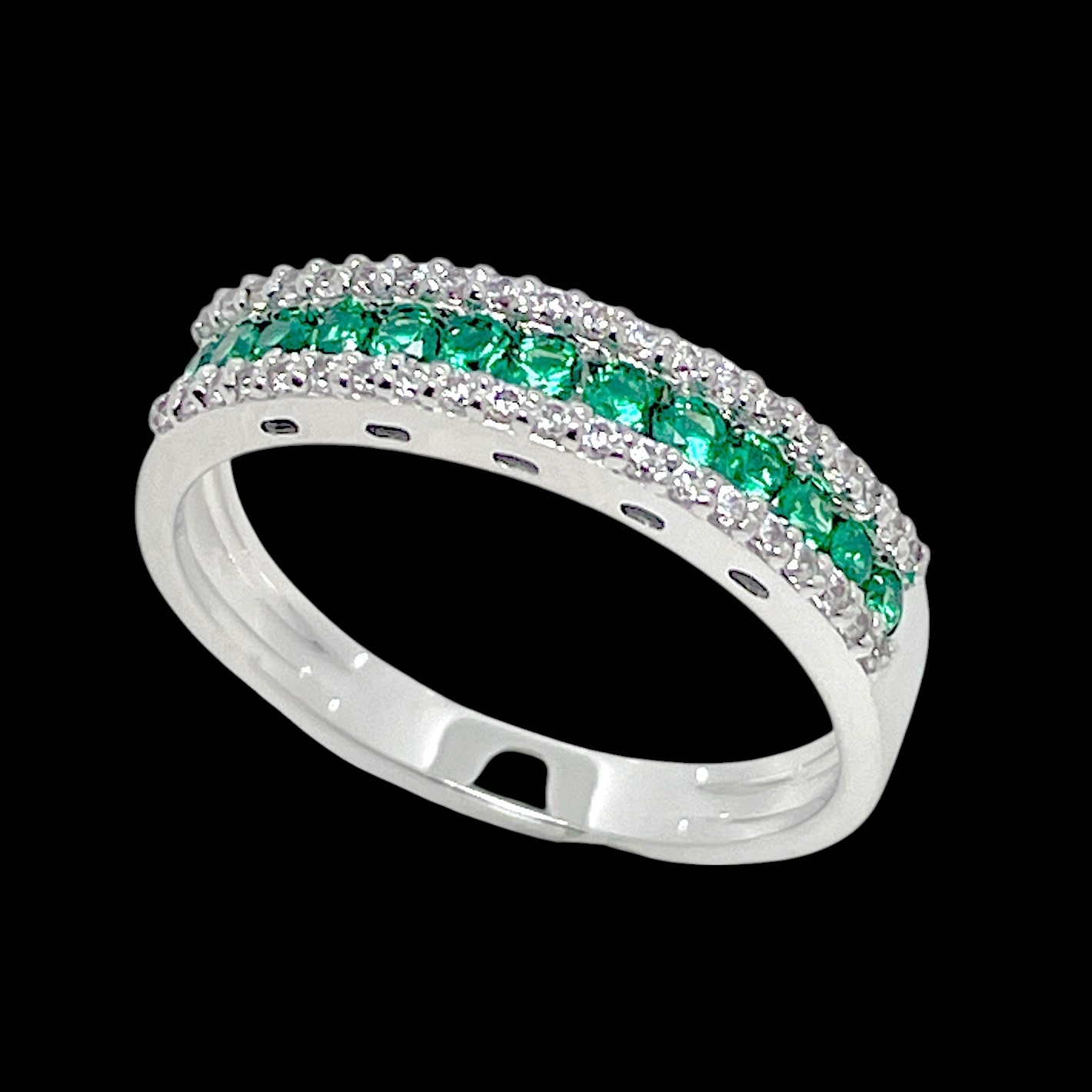 18kt Weißgoldring mit Smaragden und Diamanten