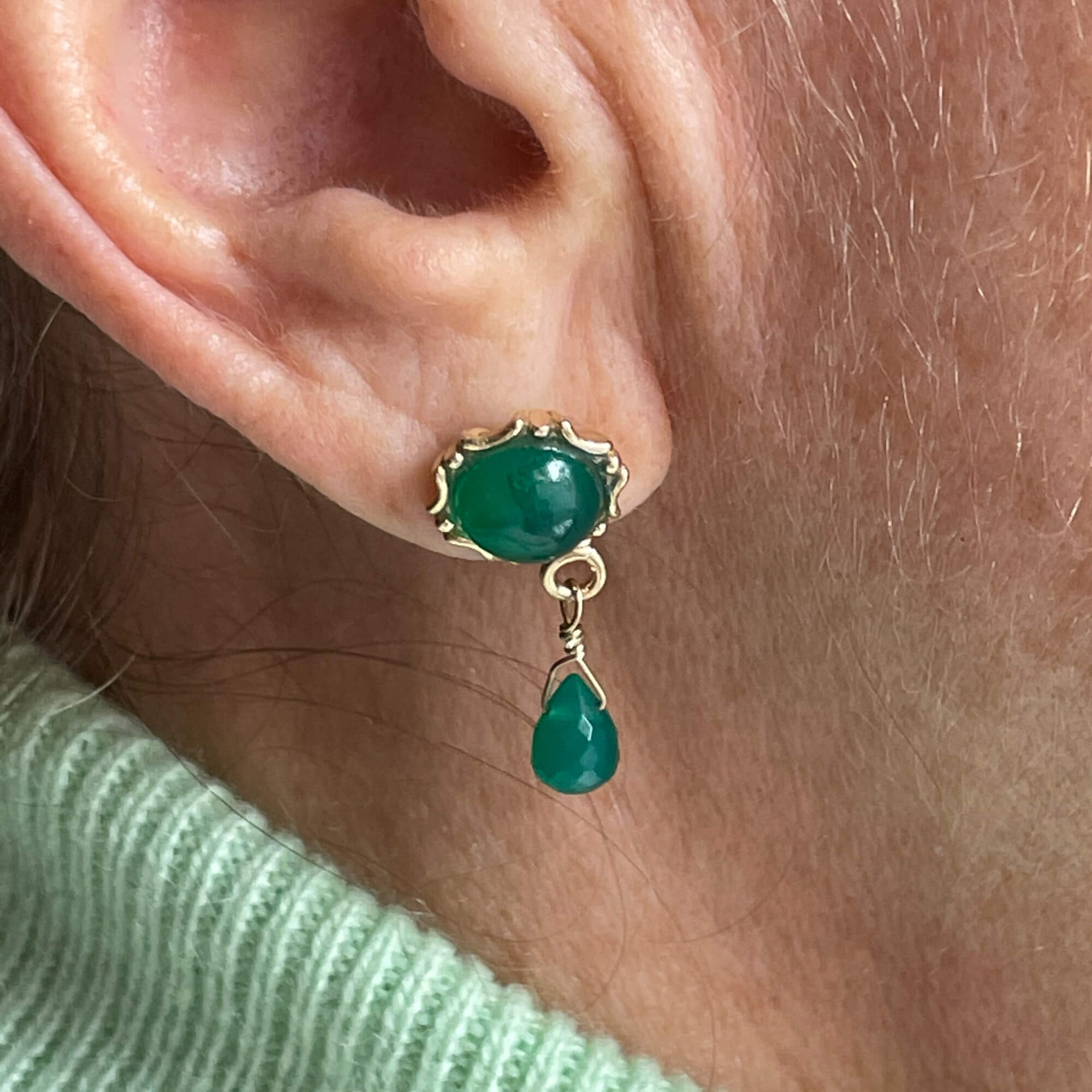 Gilt and green earrings with tourmaline and agate