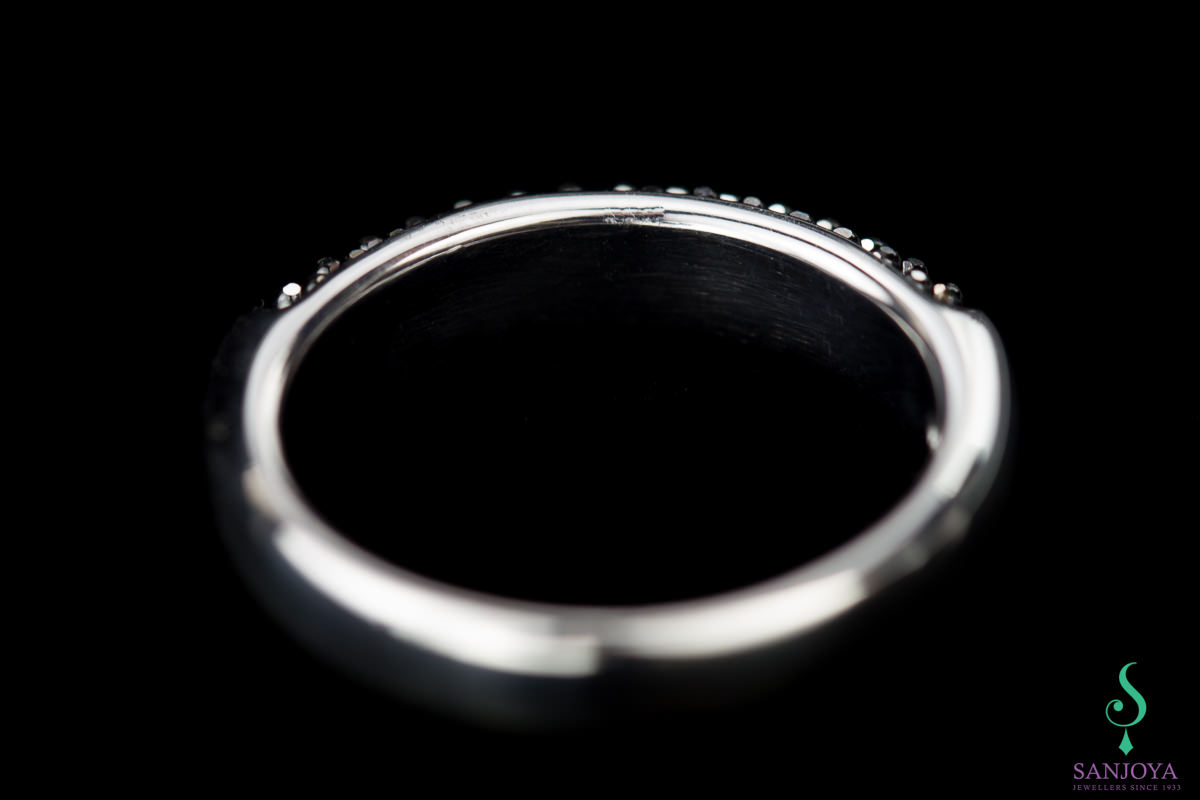 OX0216016 - Zilveren ring met zwarte fonkelingen