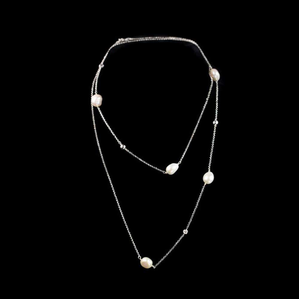 Long necklace of silver with pearls and zirconia