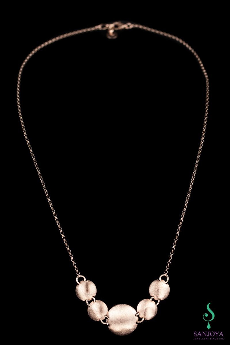 Rosé necklace from silver and balls