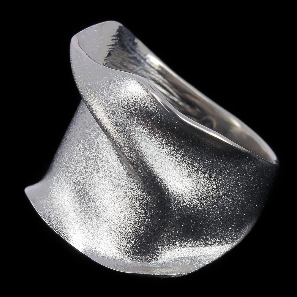 L112004 - Zilveren ring, mat en smal
