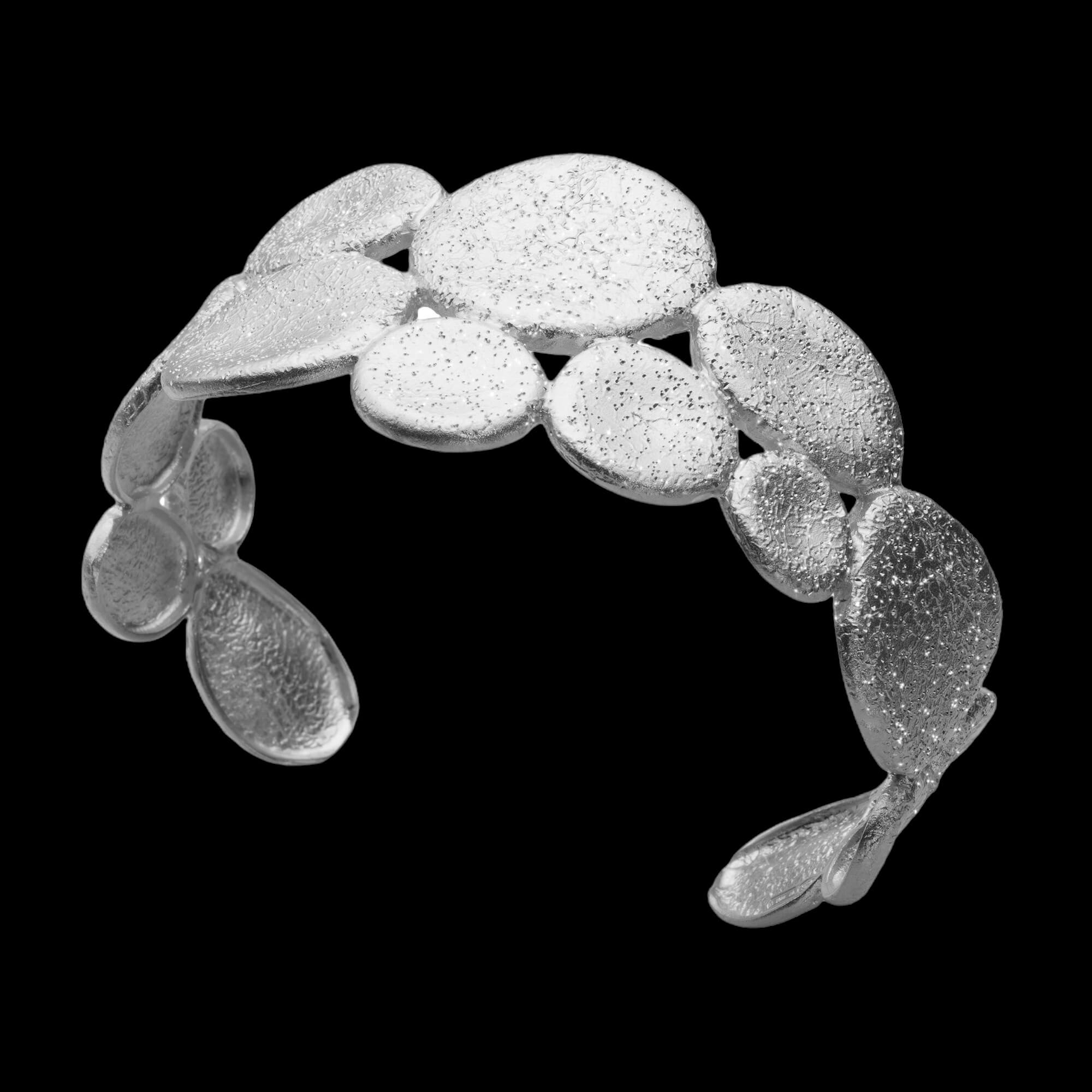 Beautiful silver slave bracelet with processed oval