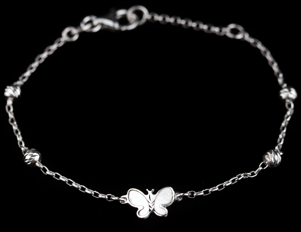 Silver bracelet with a butterfly of nacre