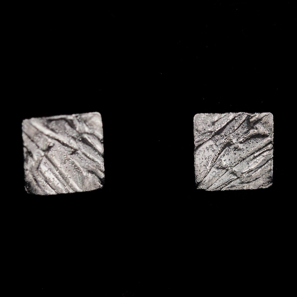 Beautiful square earrings made of silver gray