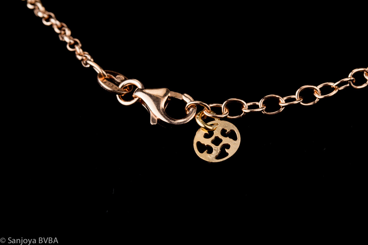 Rosé bracelet with a four-leaf clover