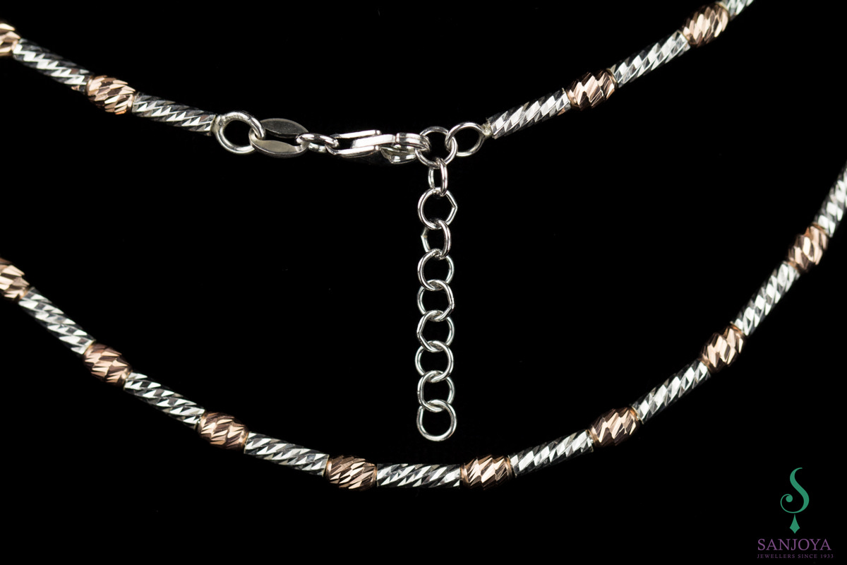 Long necklace of silver and rosé