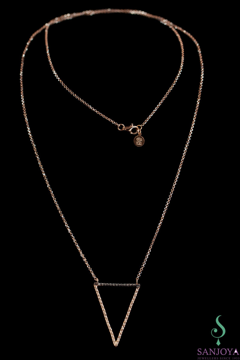 Long rose necklace with a triangular pendant