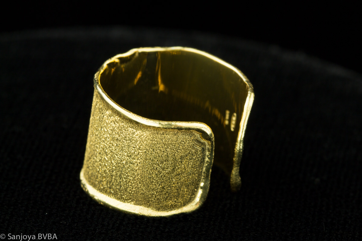 SC0413018 - Italiaanse smalle ring verguld met satijnglans