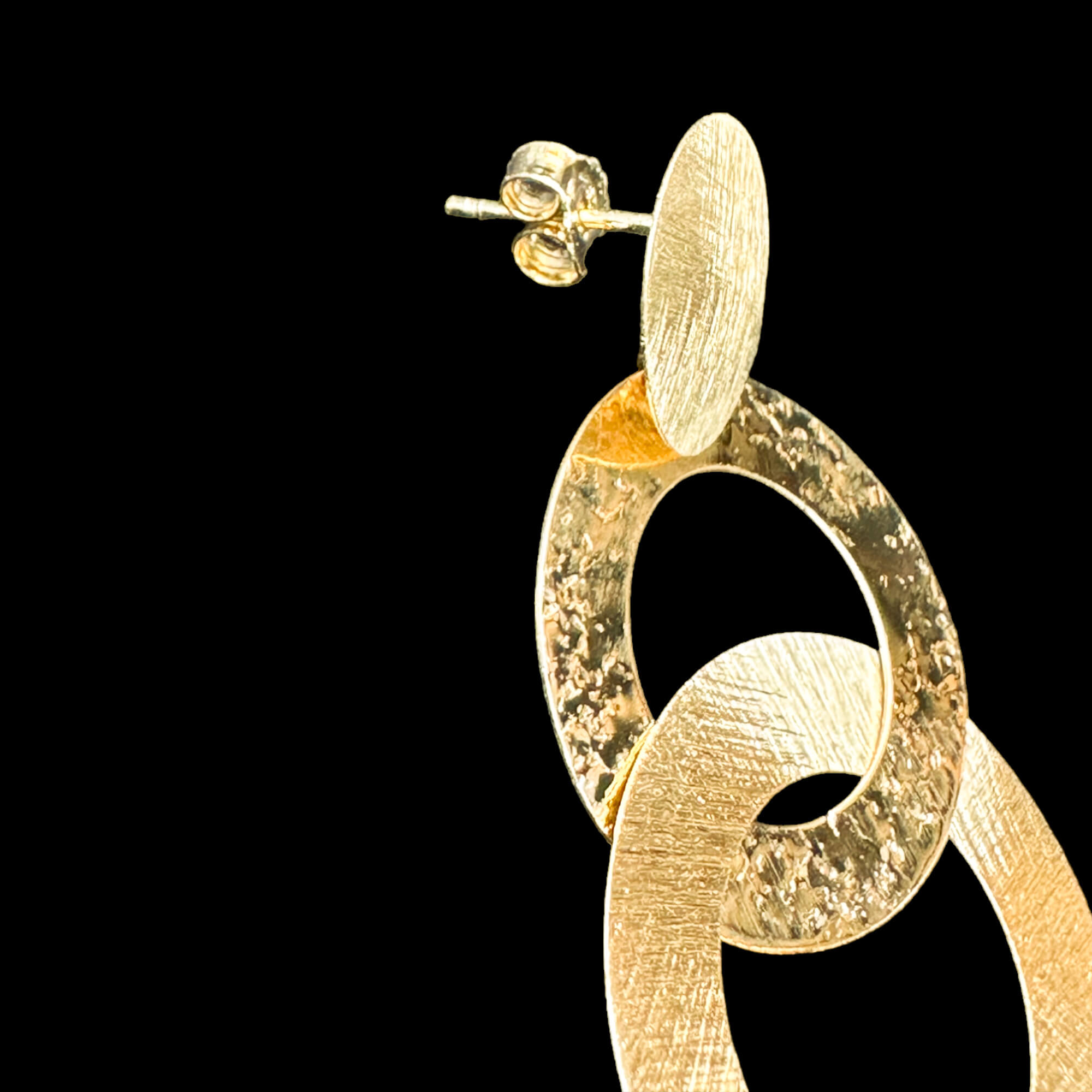 Gold-hanging circular earrings